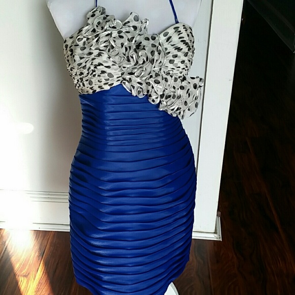 Dress - Picture 3 of 3